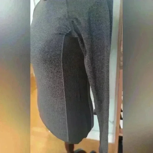 Lole Josie Women's XS Long Sleeve Sweater with thumb holes - Picture 7 of 7